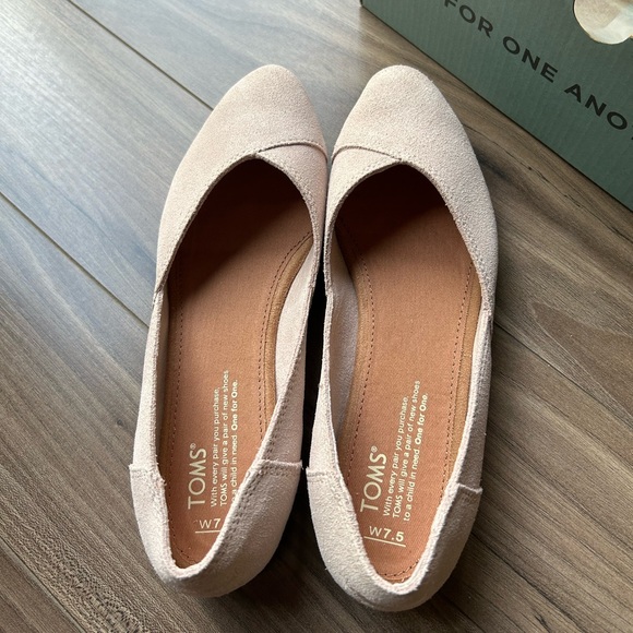 TOMS Jutti Suede Flat - Picture 3 of 9